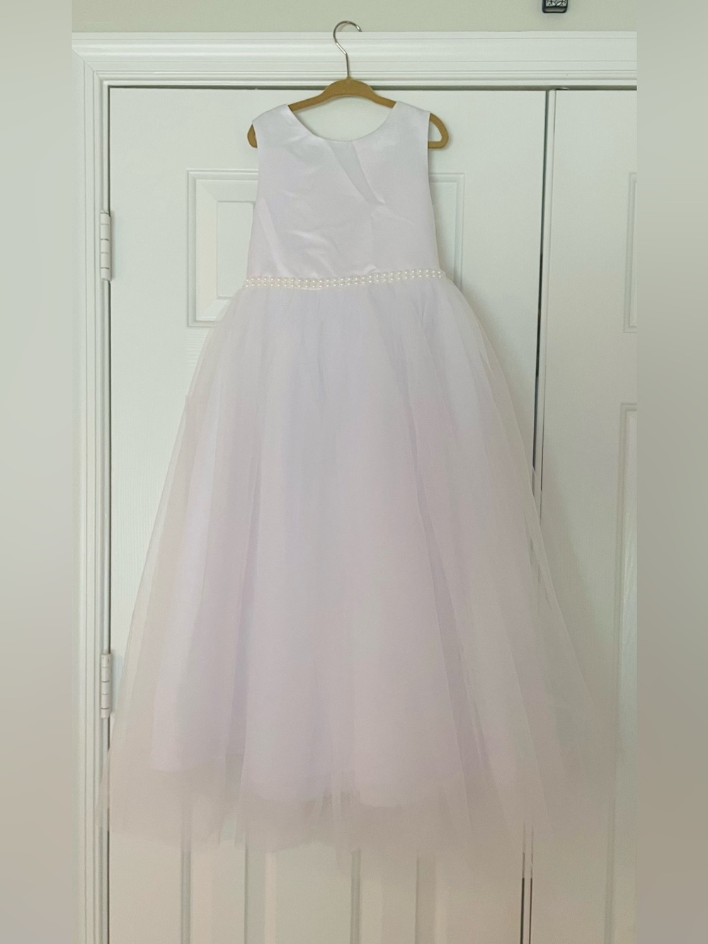 White Tulle Flower Girl/Communion Dress with Pearl Waist + Veil & Jewel Headband - Picture 3 of 5